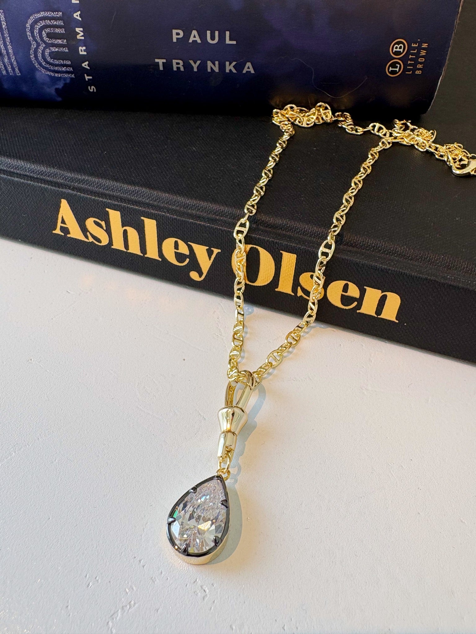 Mini Ancla Noir Lumi Pendant Necklace {Gold}