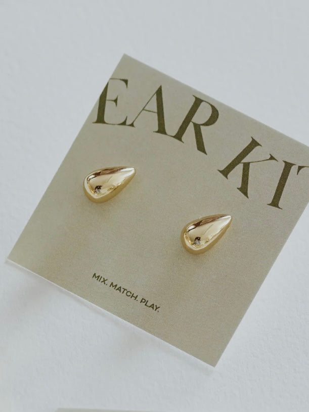 Gwen Teardrop Post Earrings {Gold}
