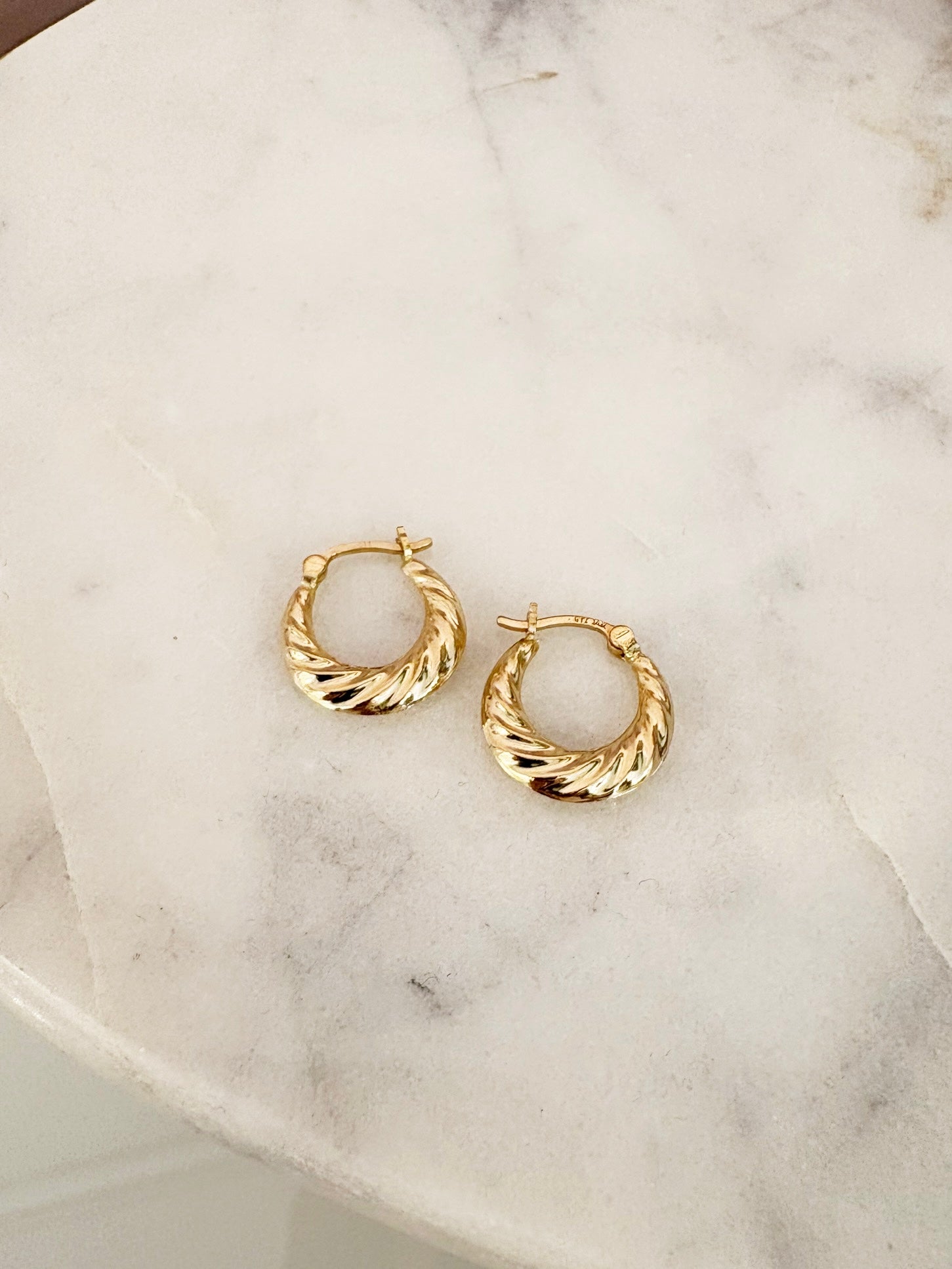 Scalloped Huggie Earrings {Estate/14k}