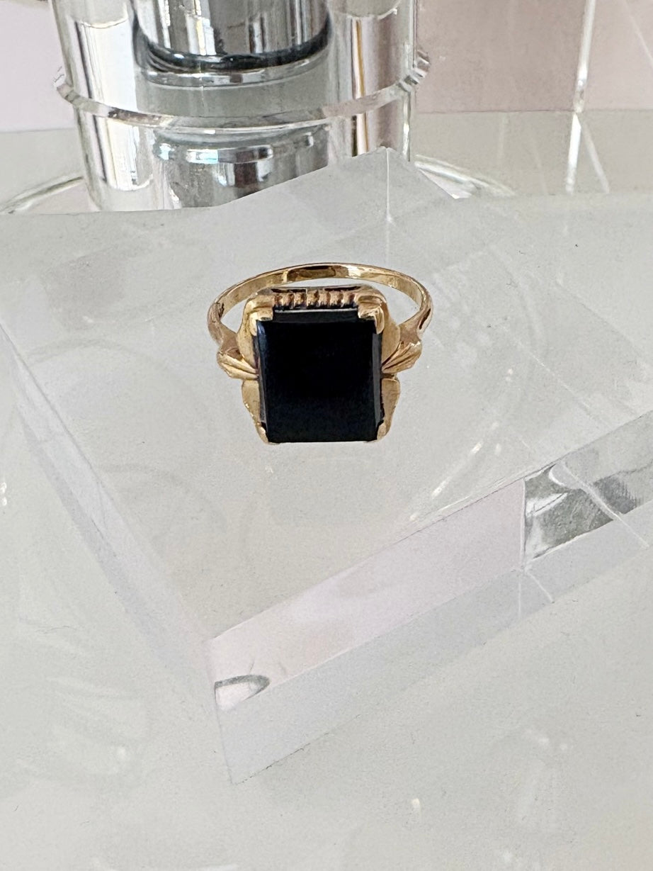 Square Onyx Ring {10kt/Estate}
