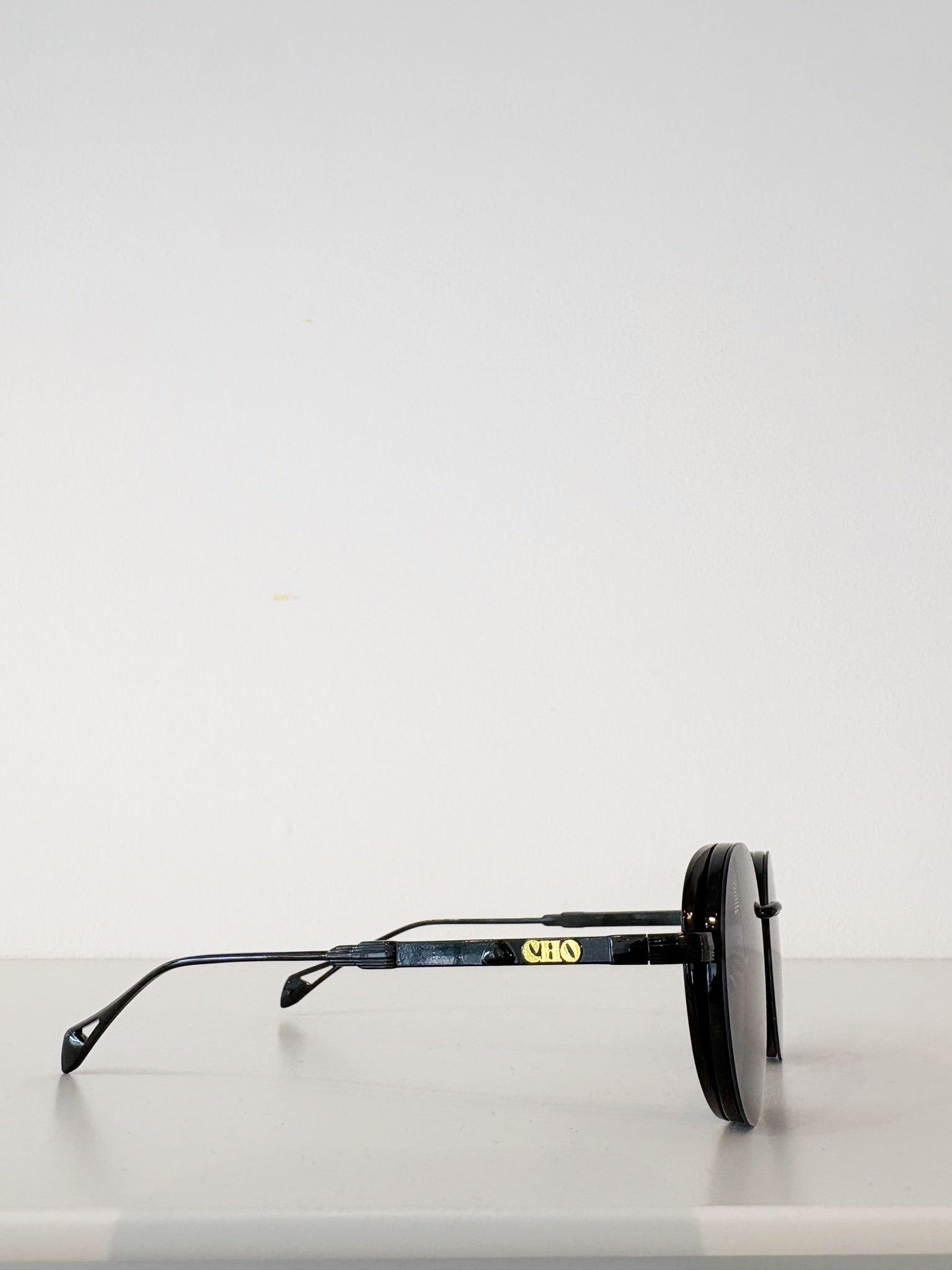 Sebastian Cho Round Sunglasses {Black}