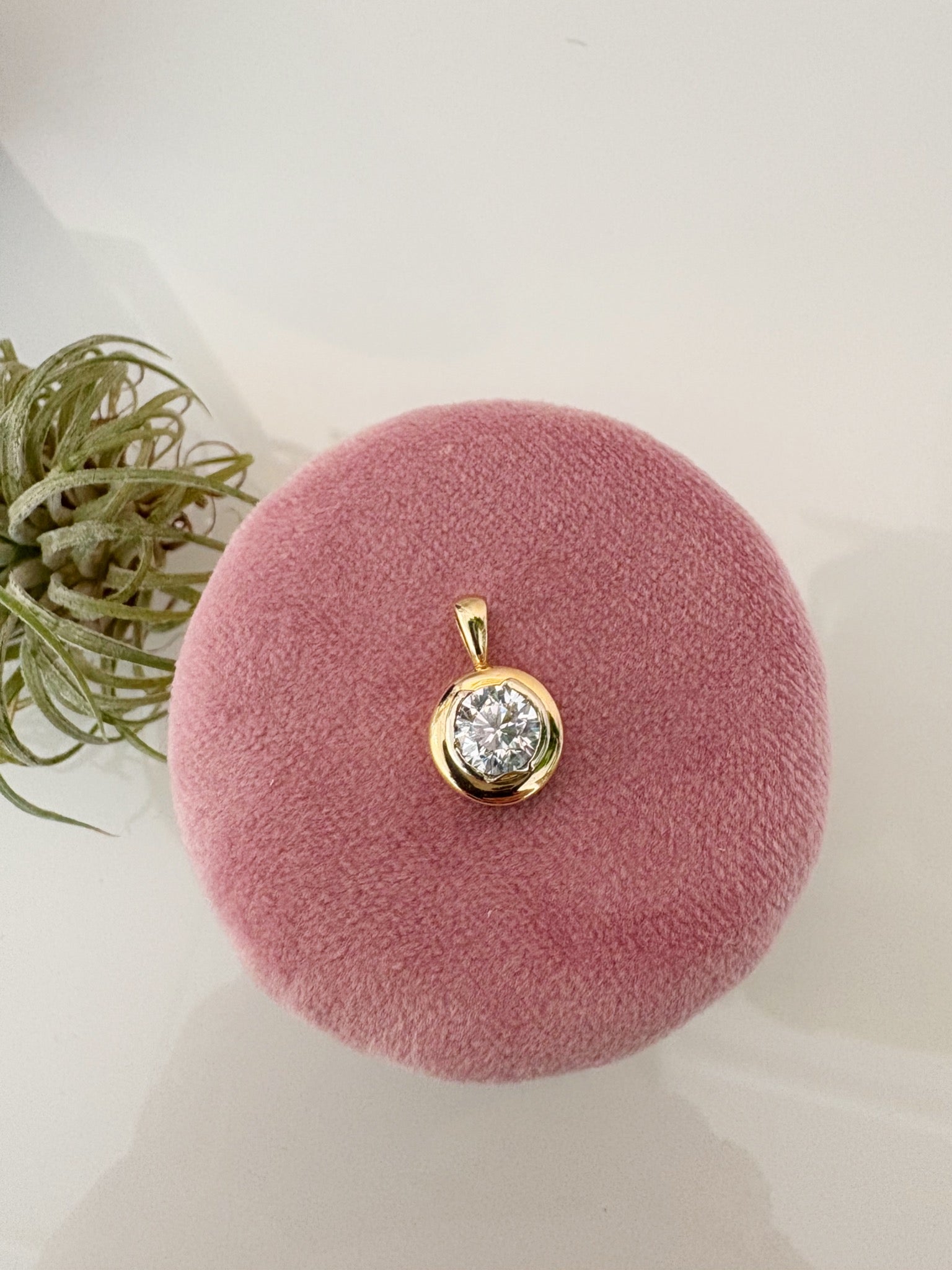 Faux Diamond Pendant {14kt/Estate}