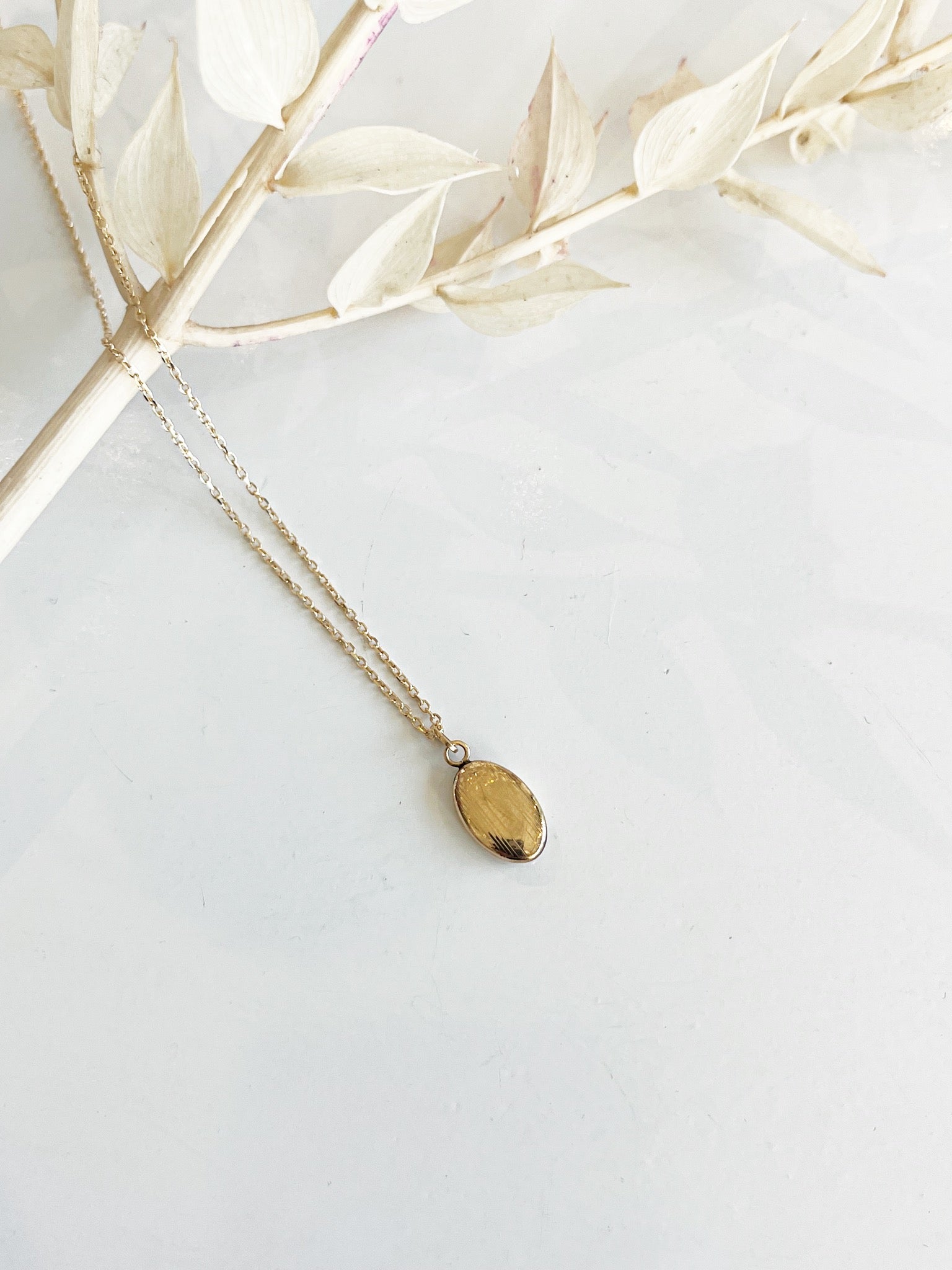 Petite Oval Pendant Necklace {14kt/Estate}