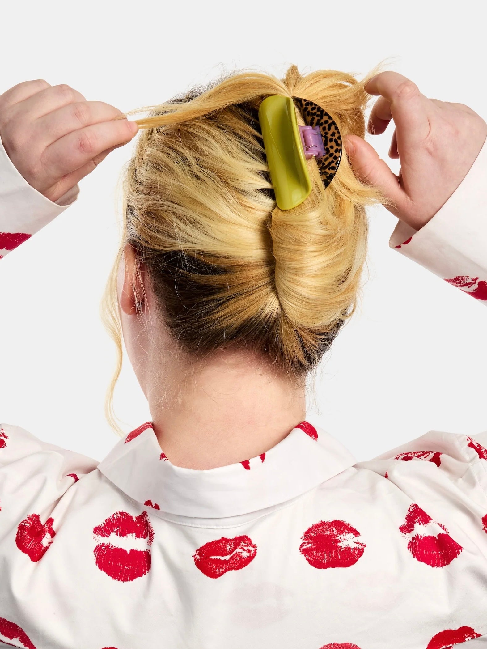 Suki Hair Claw Clip {Chaco}