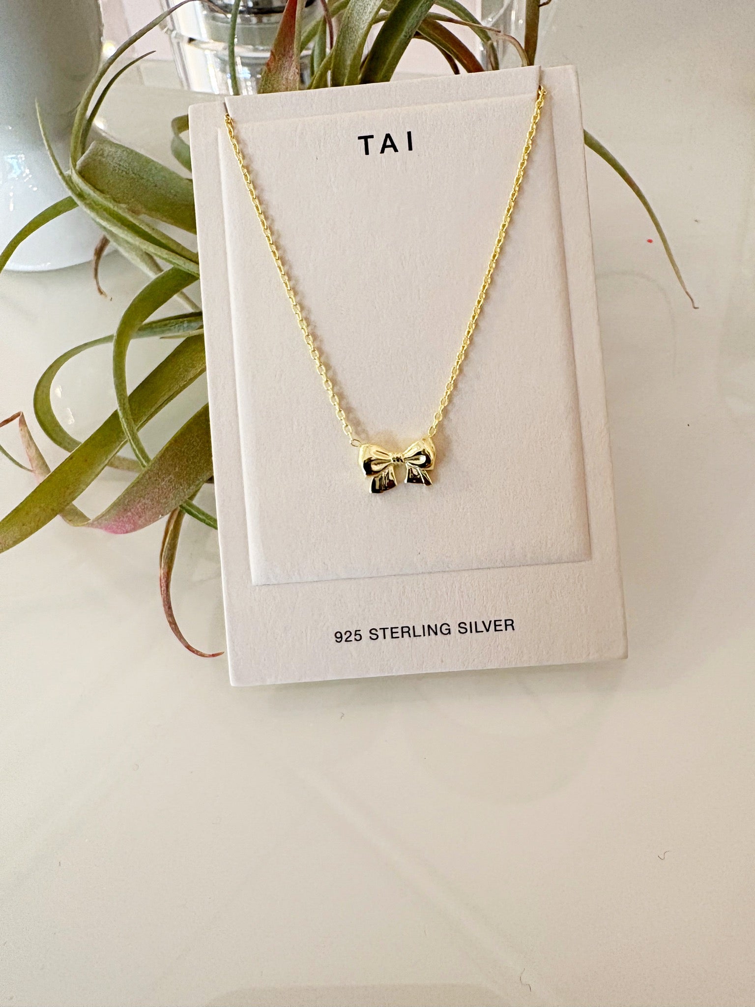 Station Bow Necklace {Gold}