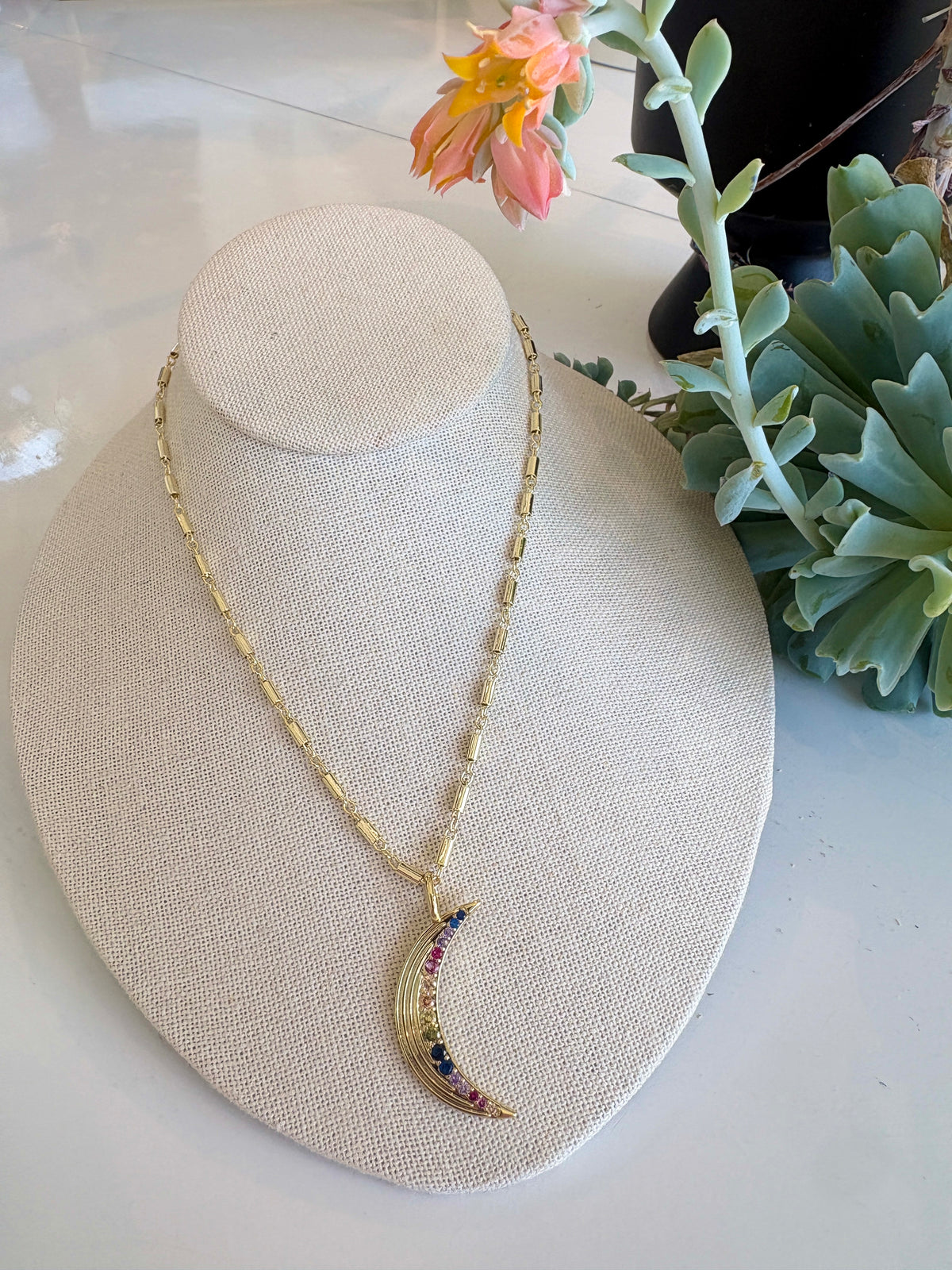 Fluted Moon on Tube Chain Necklace {Gold}