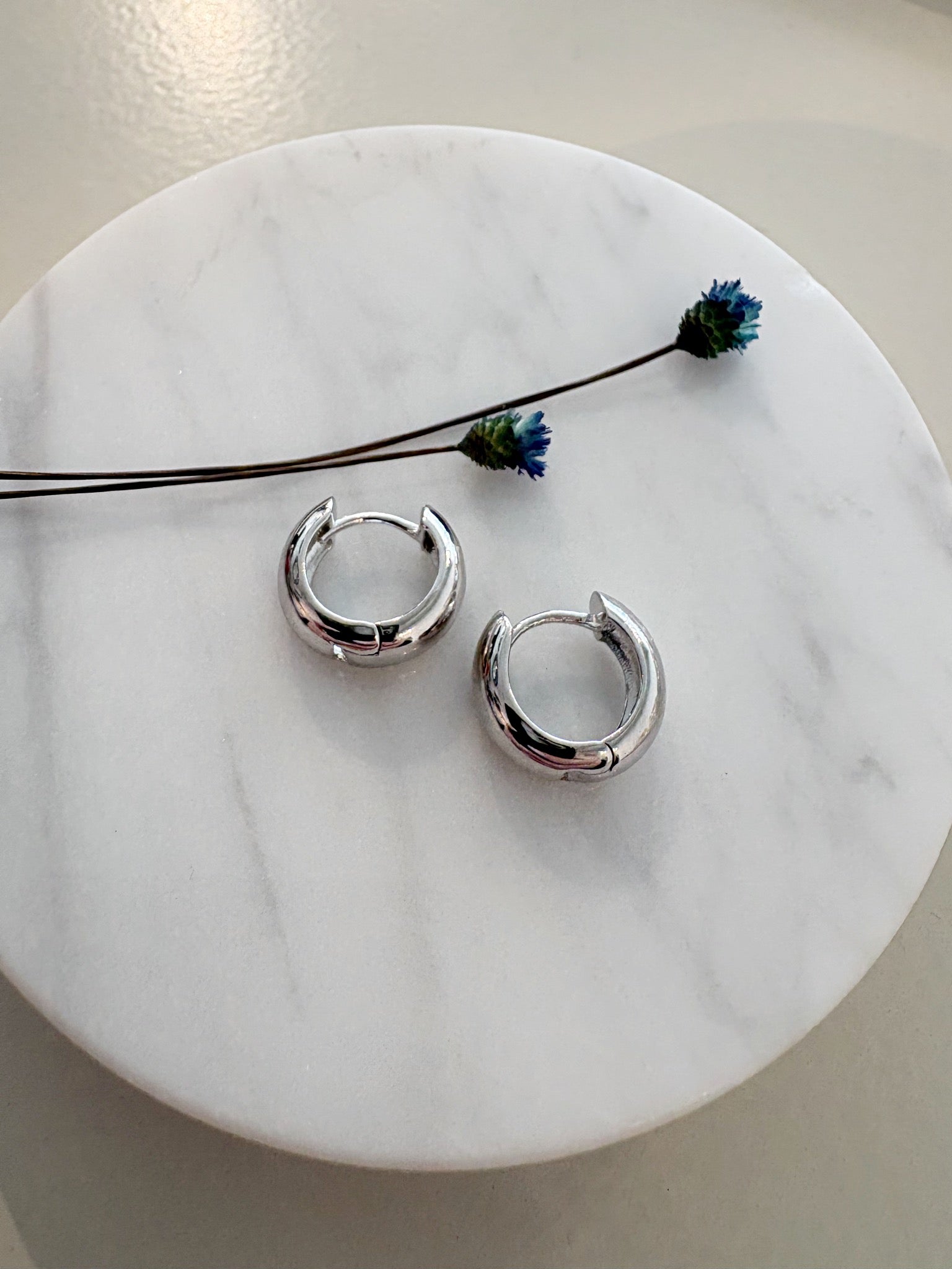 15mm Dome Huggie {Silver}