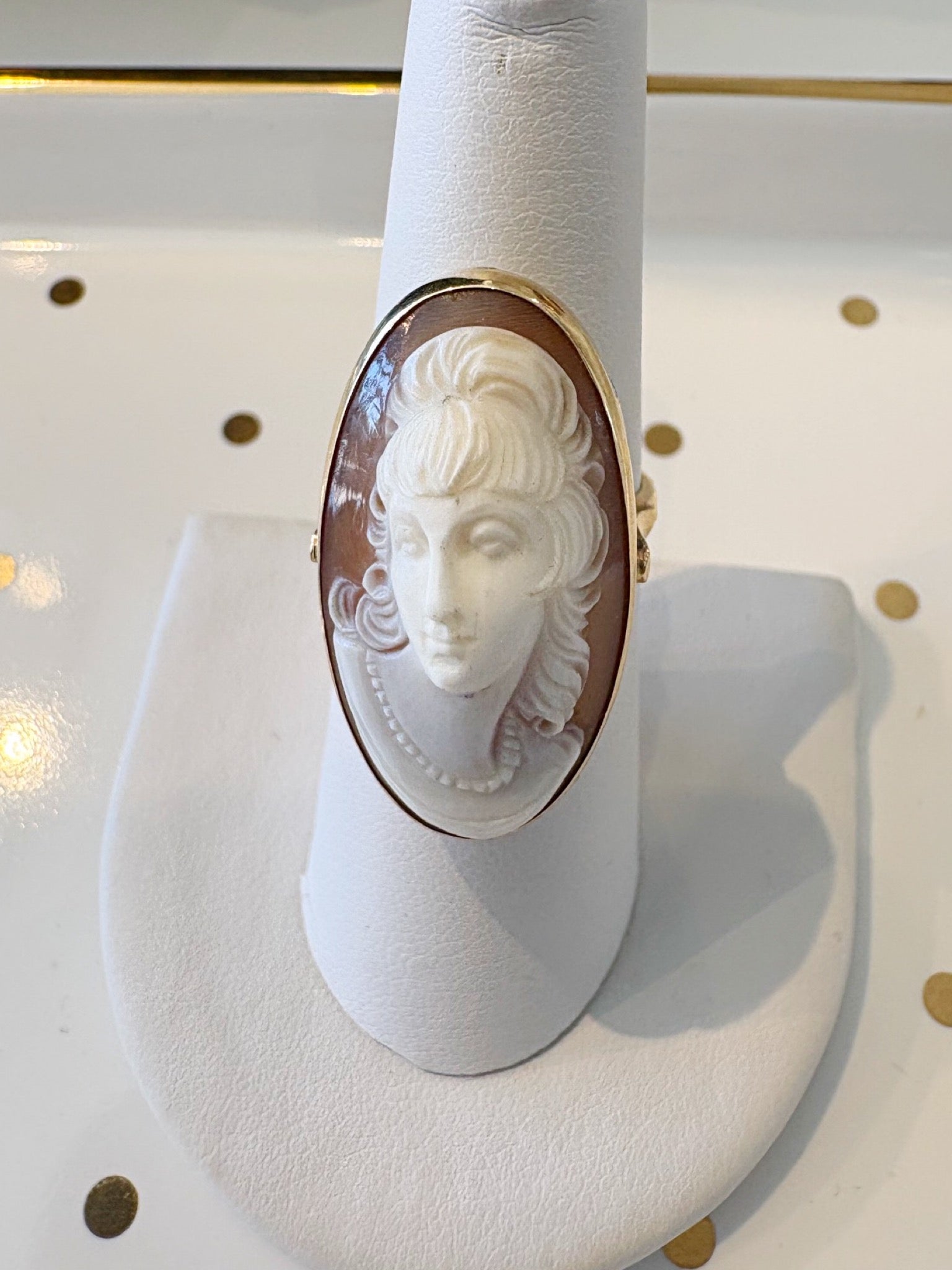 Oval Cameo Ring {12kt/Estate}
