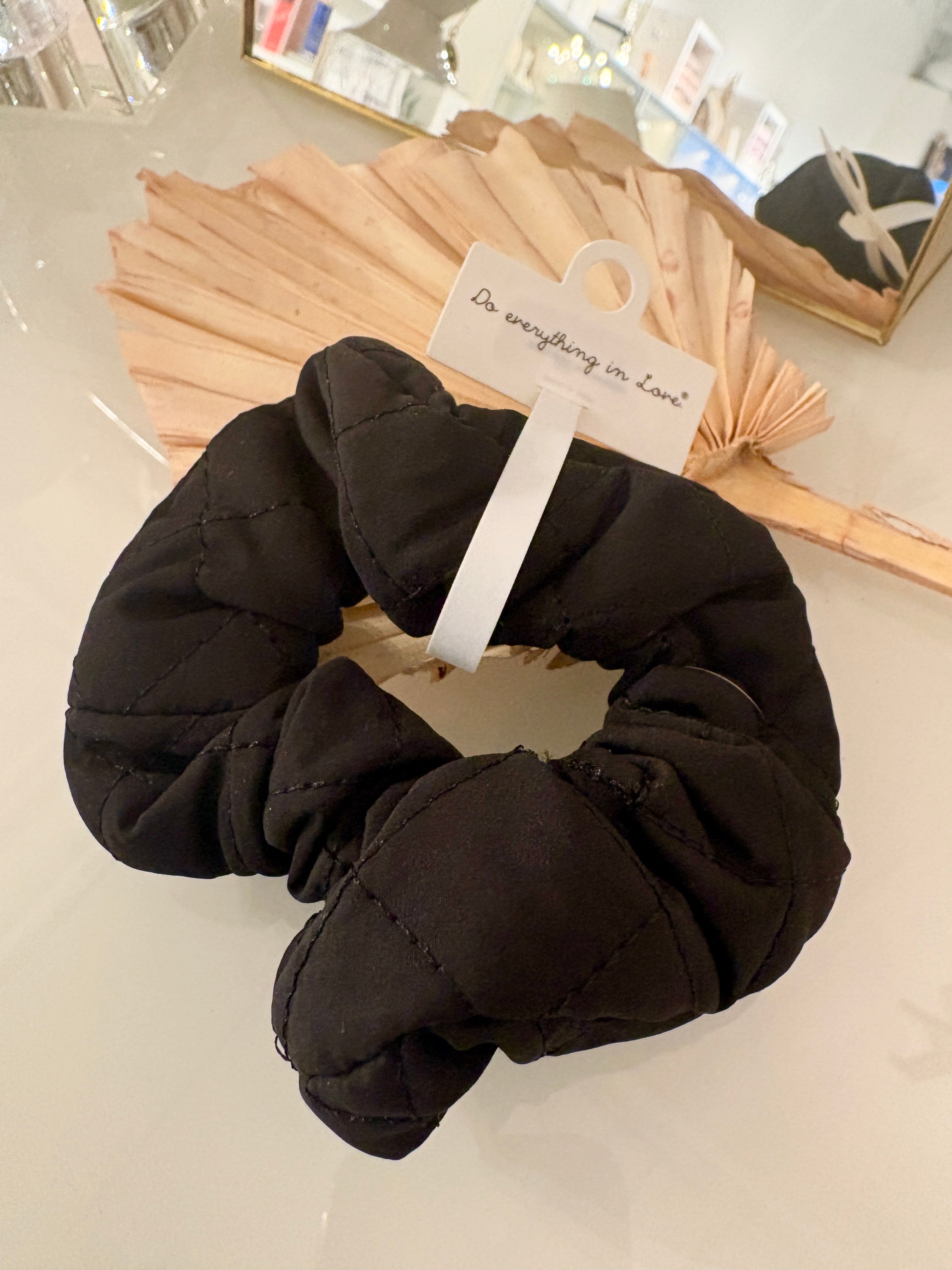 Criss Cross Quilted Scrunchie {Black}