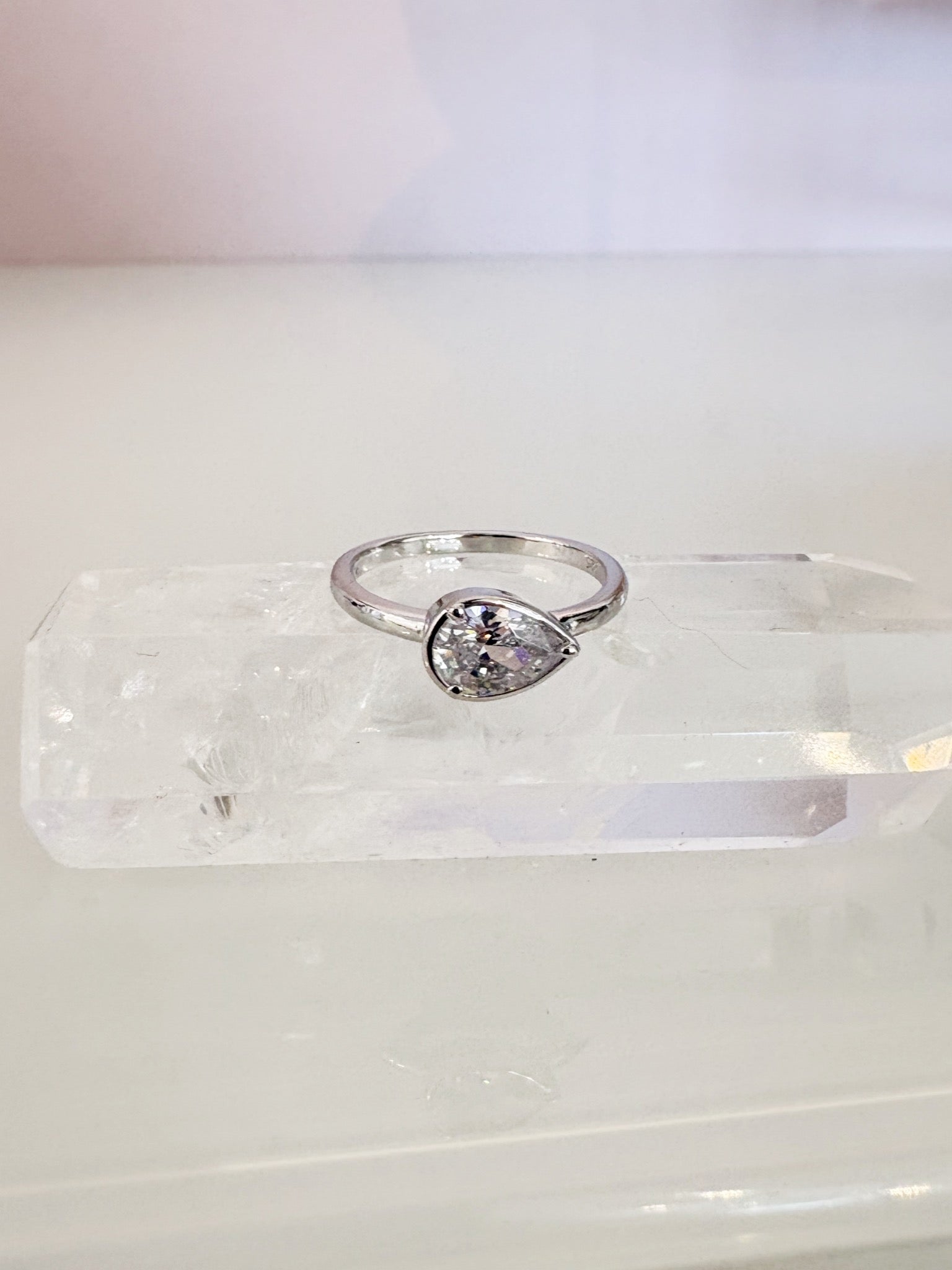 Horitzontal Pear Rhinestone Ring {Silver}