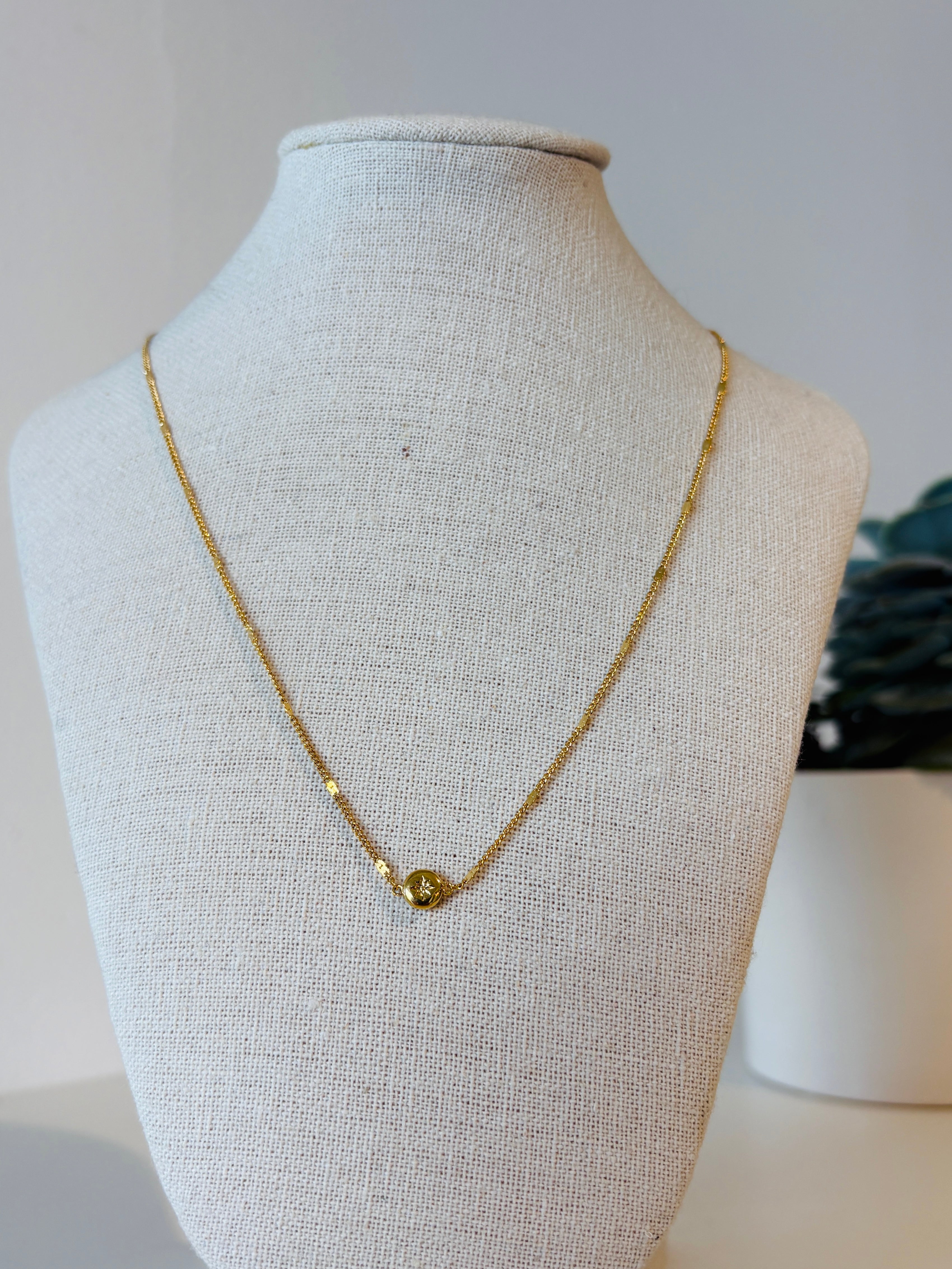 Aphira Choker Necklace {Gold}