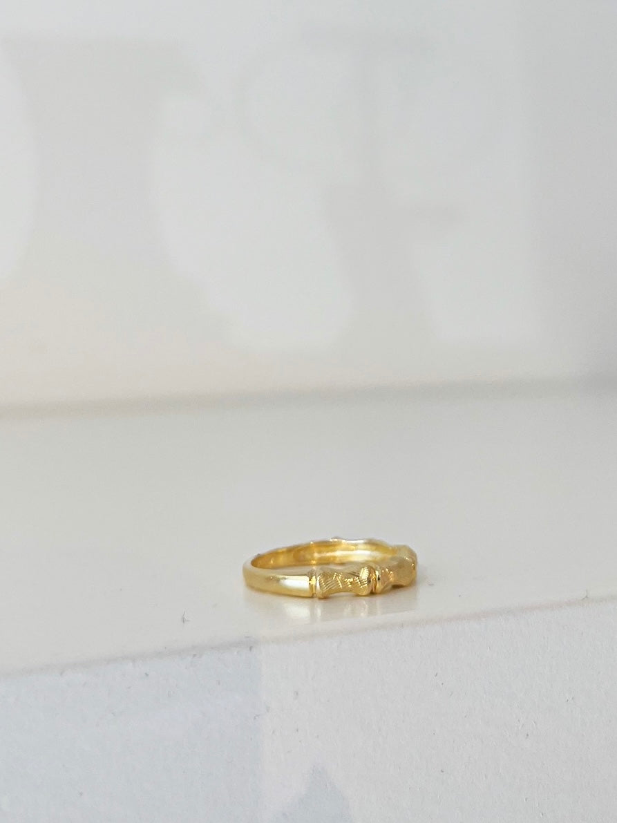 Textured Ring {14kt/Estate}