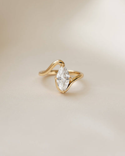 Marquise Swirl Ring {Gold}