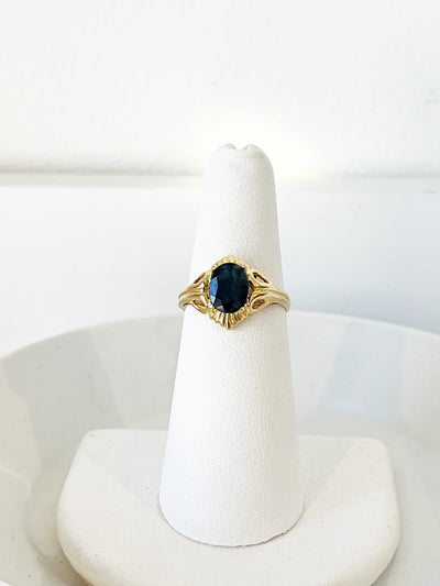 Sapphire Ring {18kt/Estate}