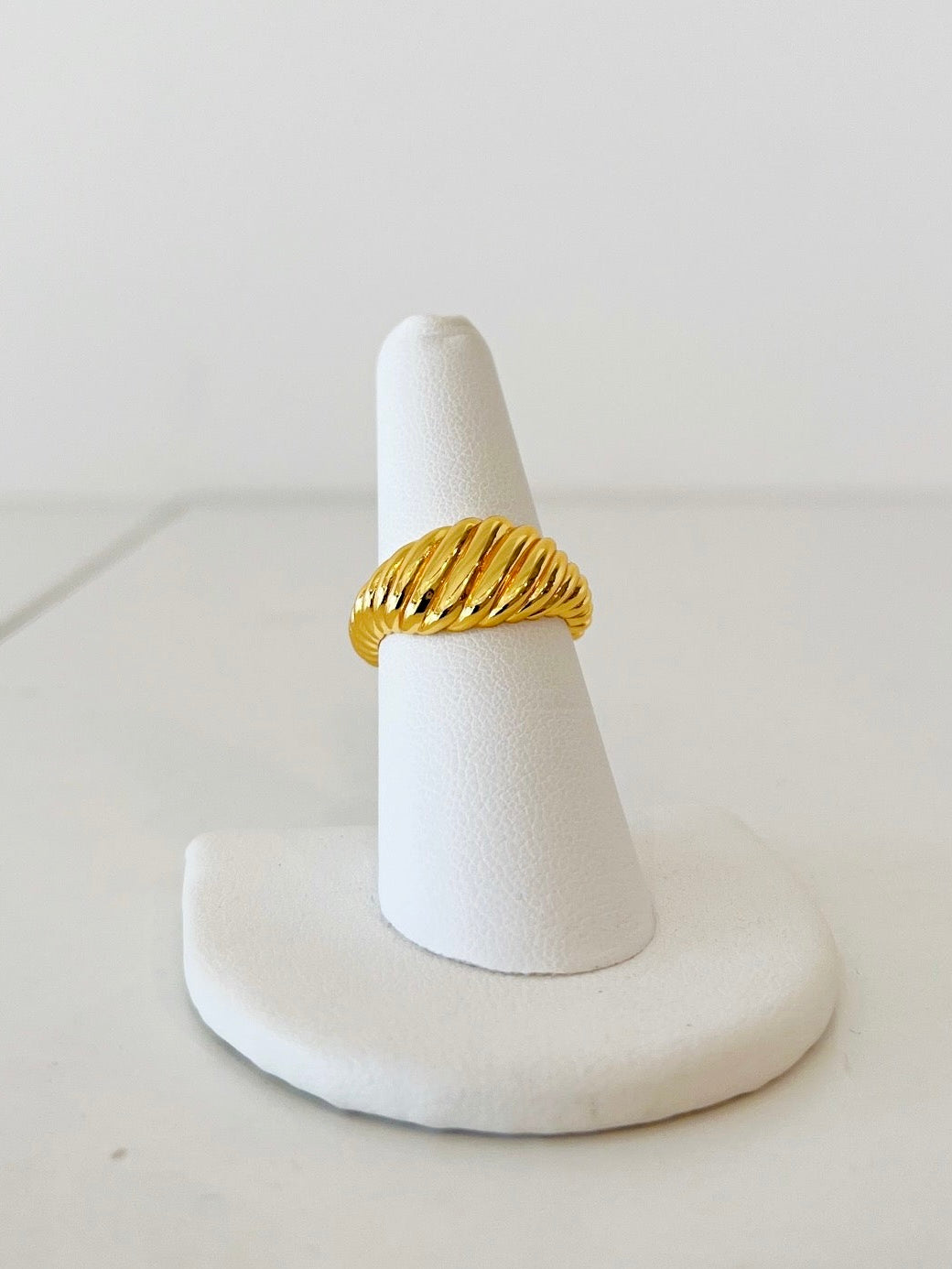Stella Signet Ring {Gold}