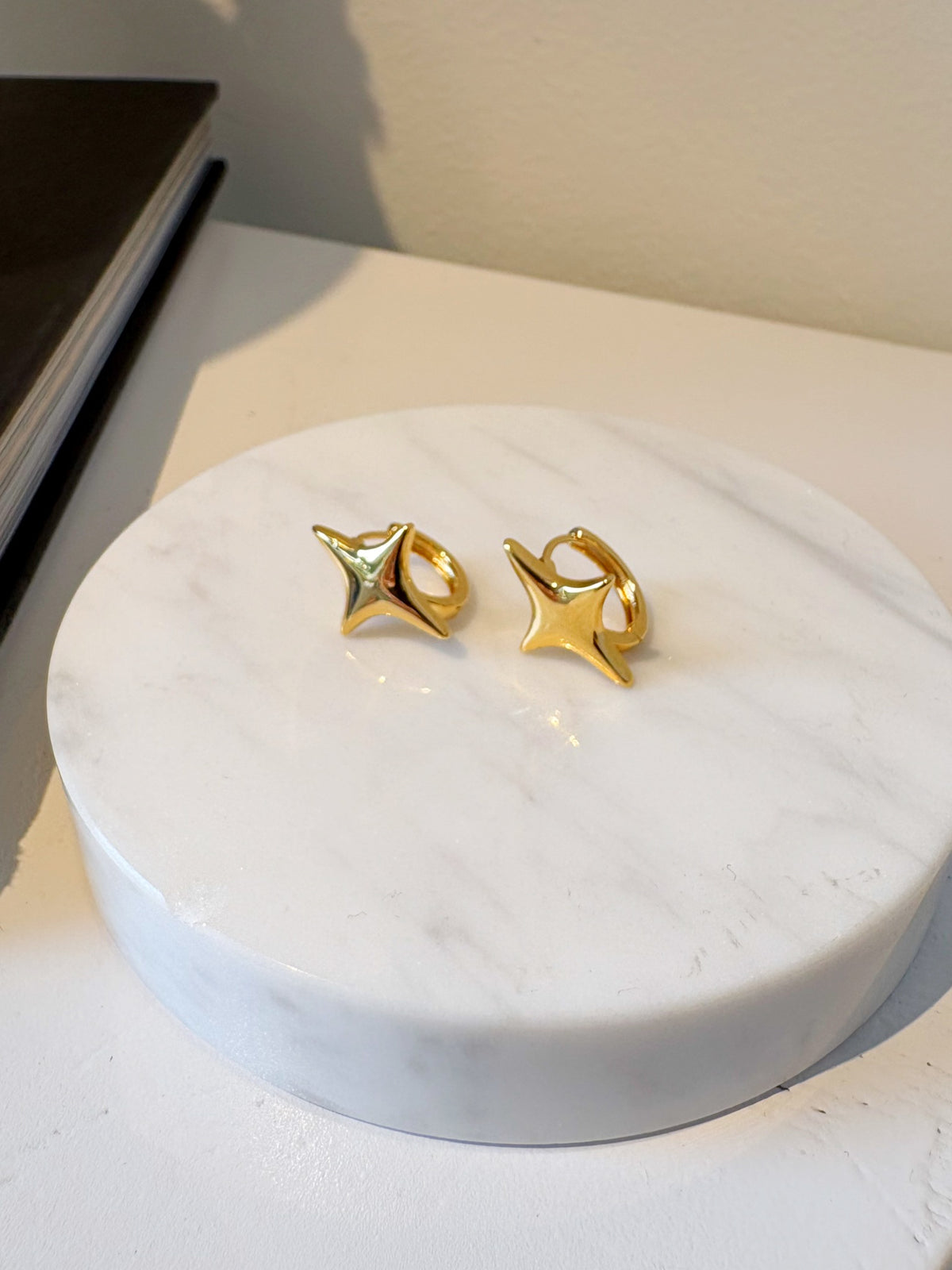Sculpted Star Huggie Earrings {Gold}