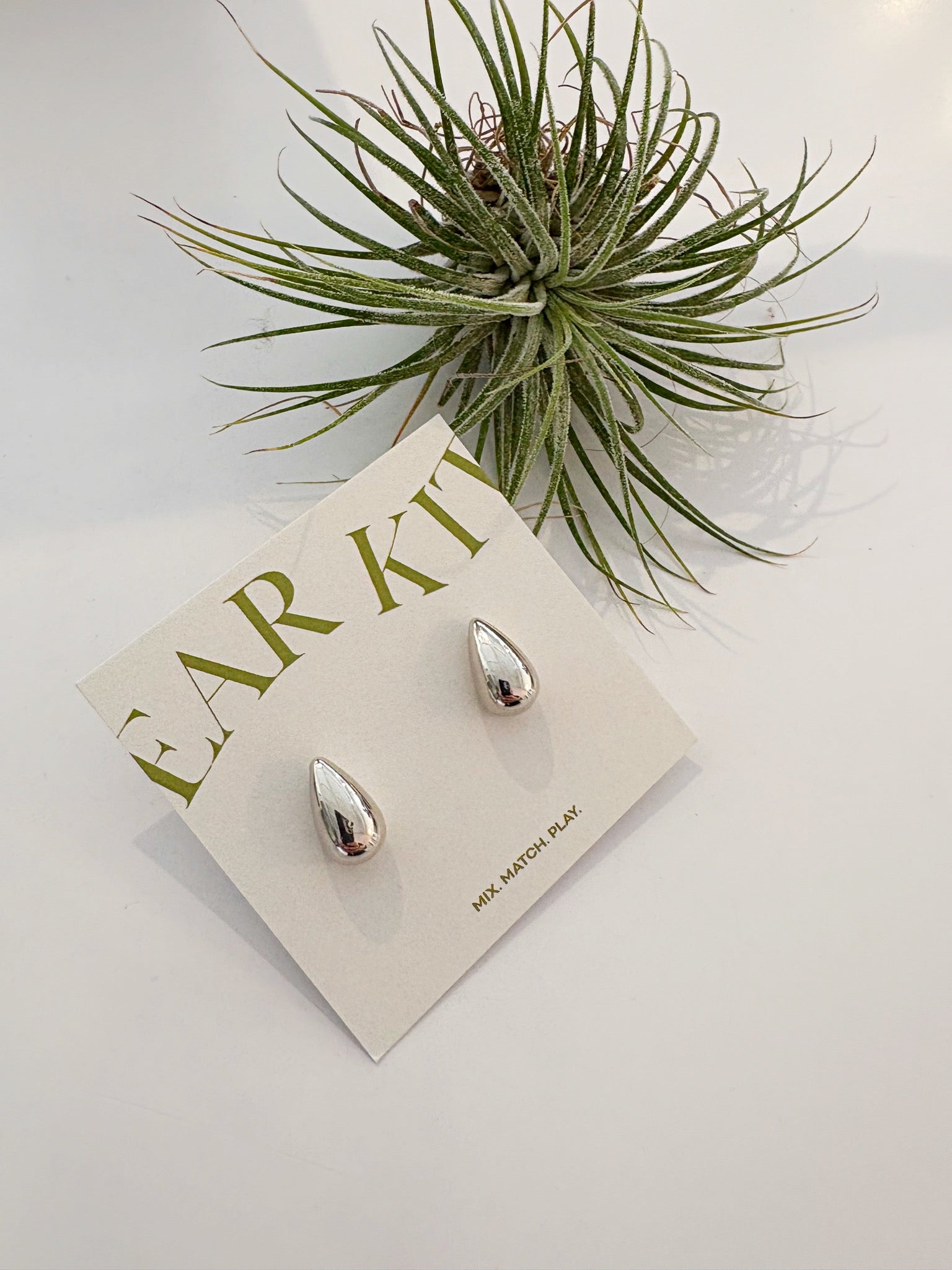 Gwen Teardrop Post Earrings {Silver}
