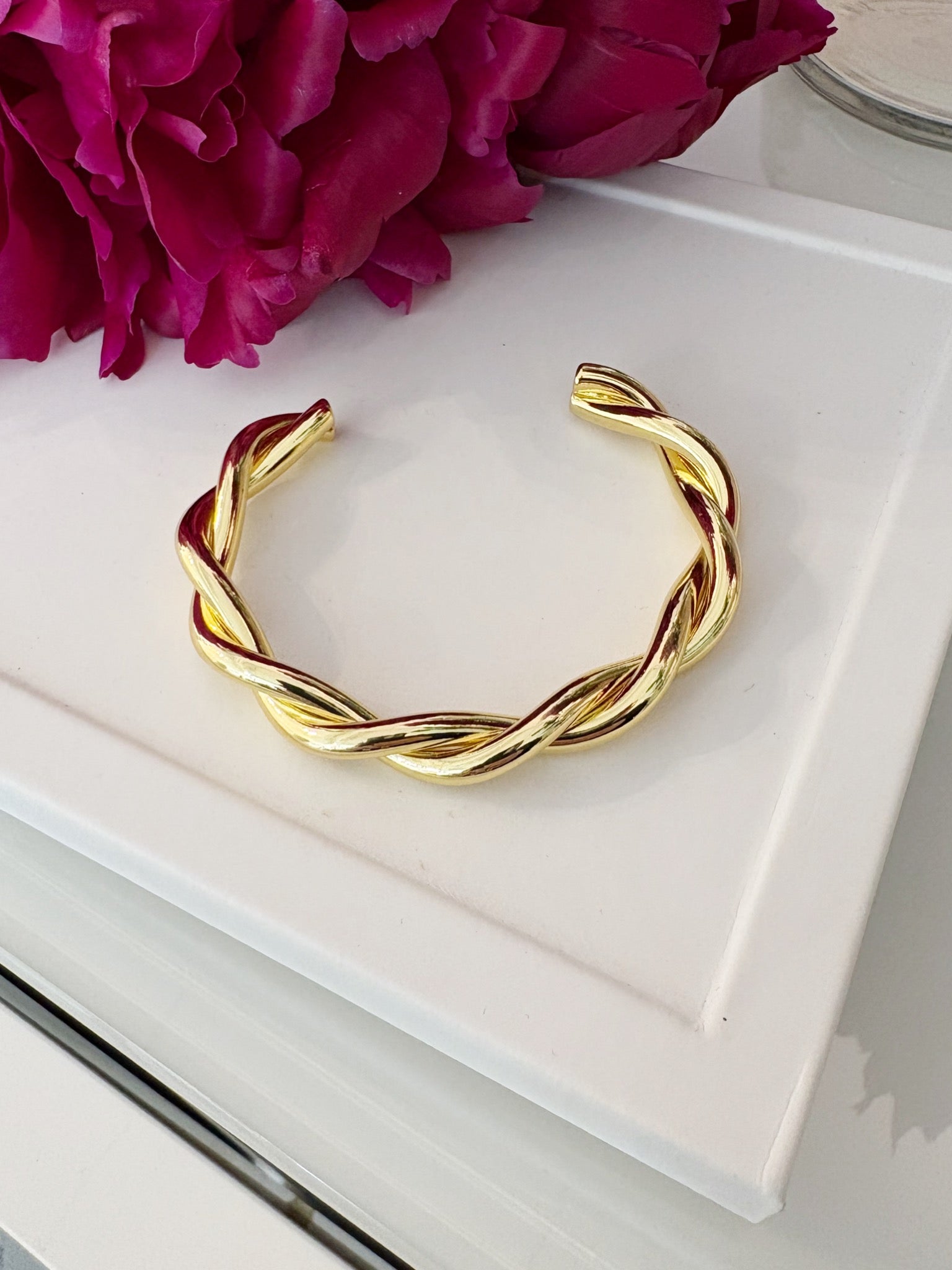 Twisted Cuff {Gold}