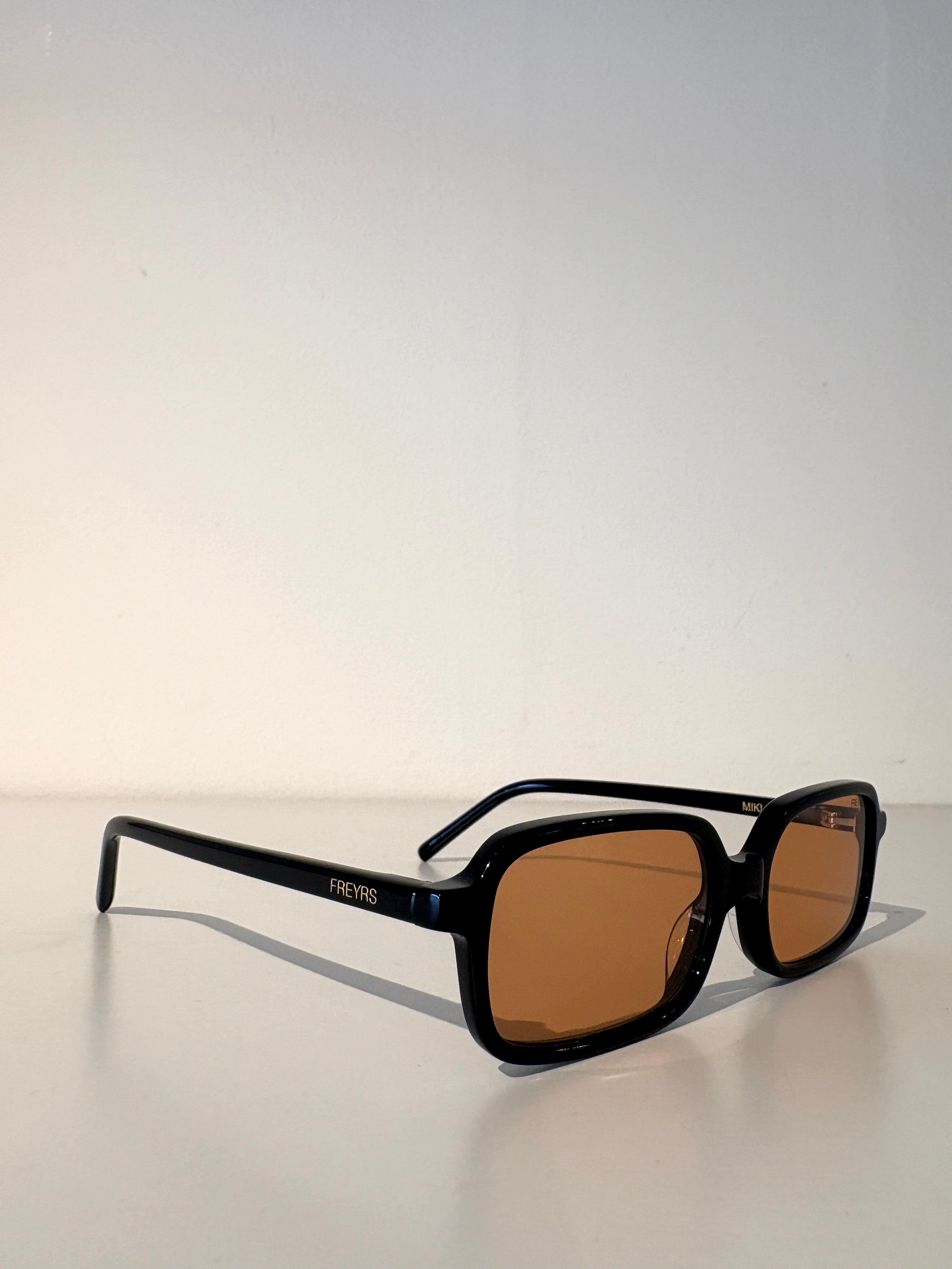 Miki Acetate Rectangular Unisex Sunglasses {Black}