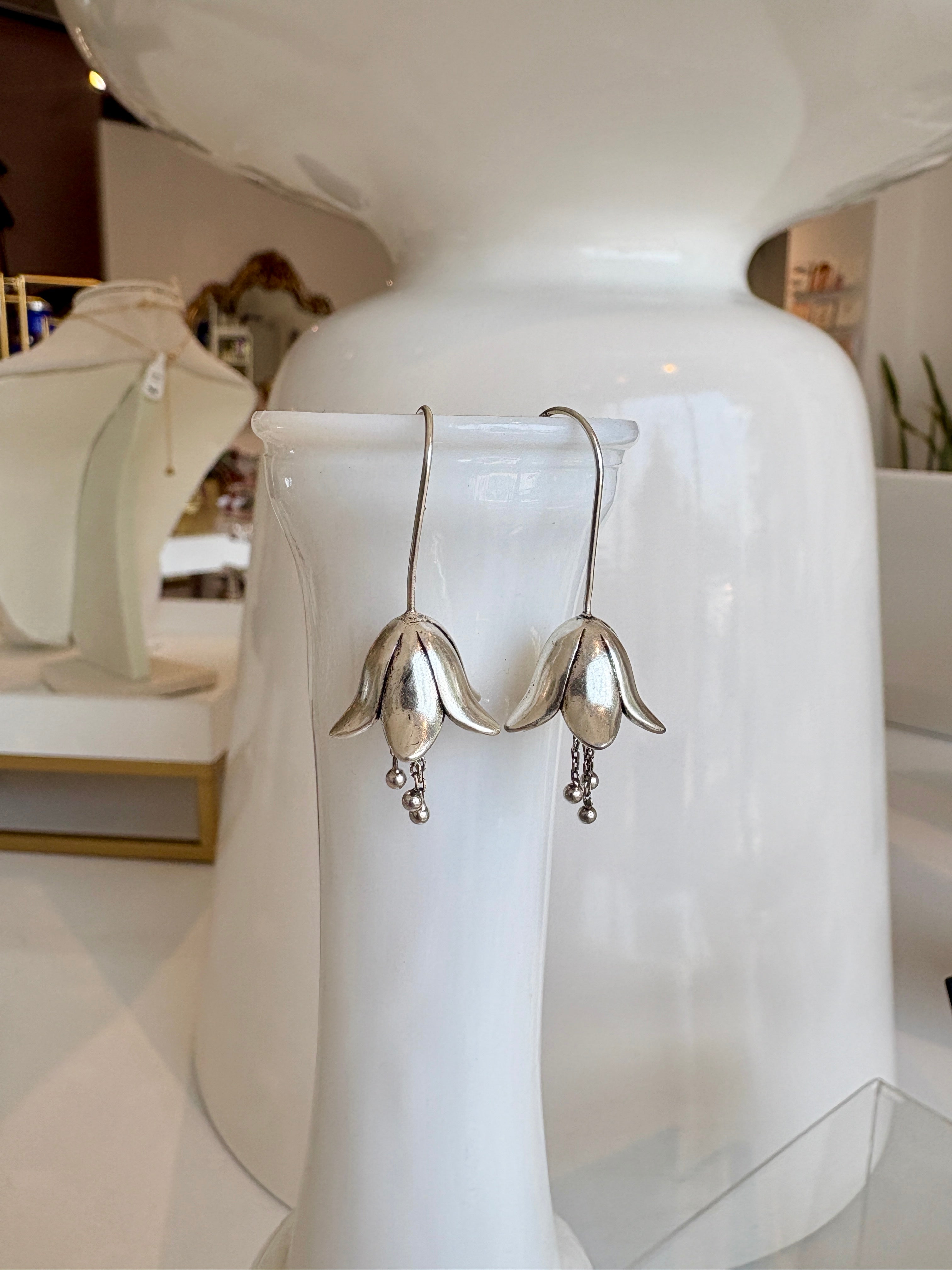 Refined Icon Lily Drop Earrings {Silver}