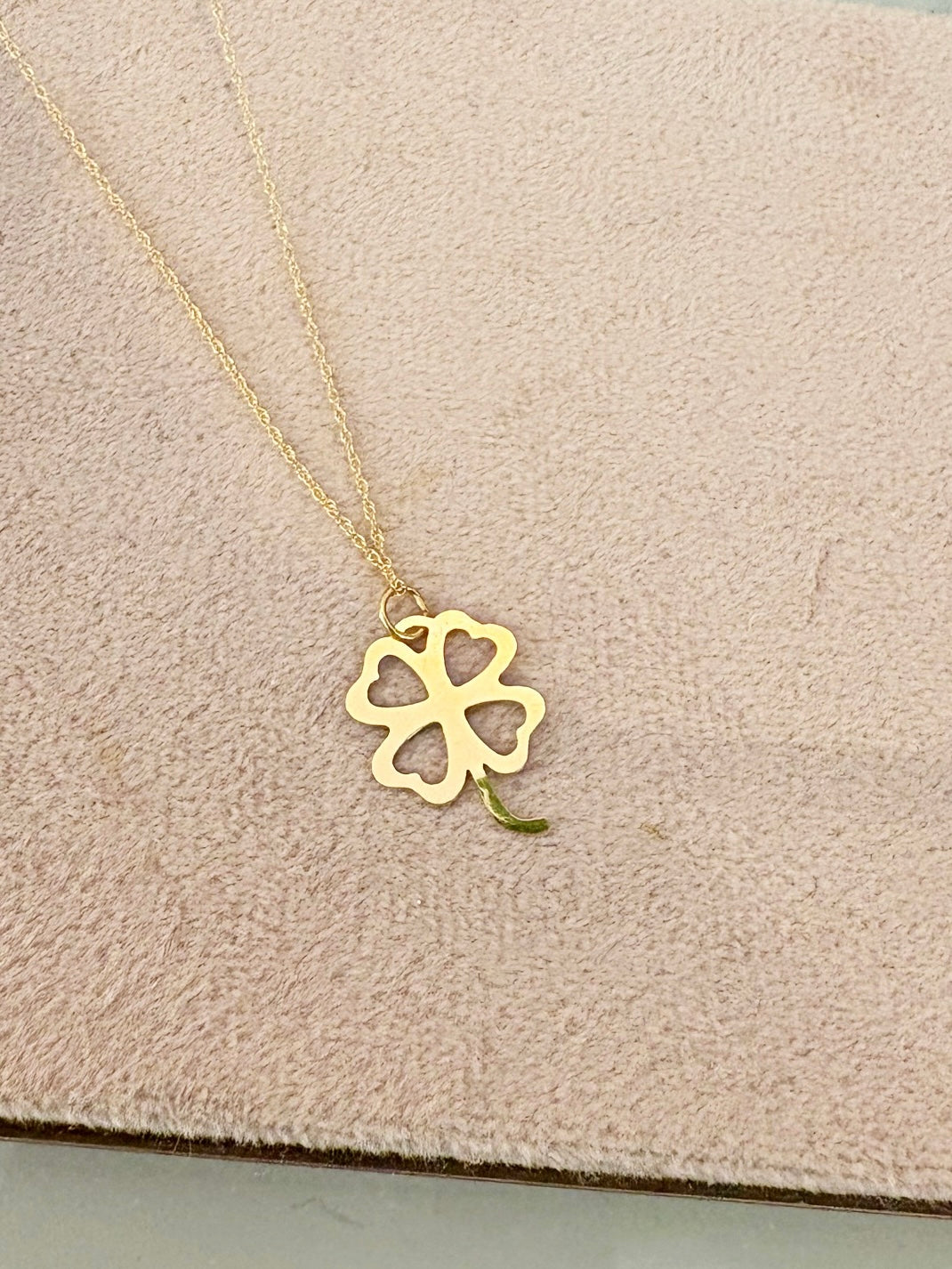 Clover Pendant Necklace {Estate/14kt}