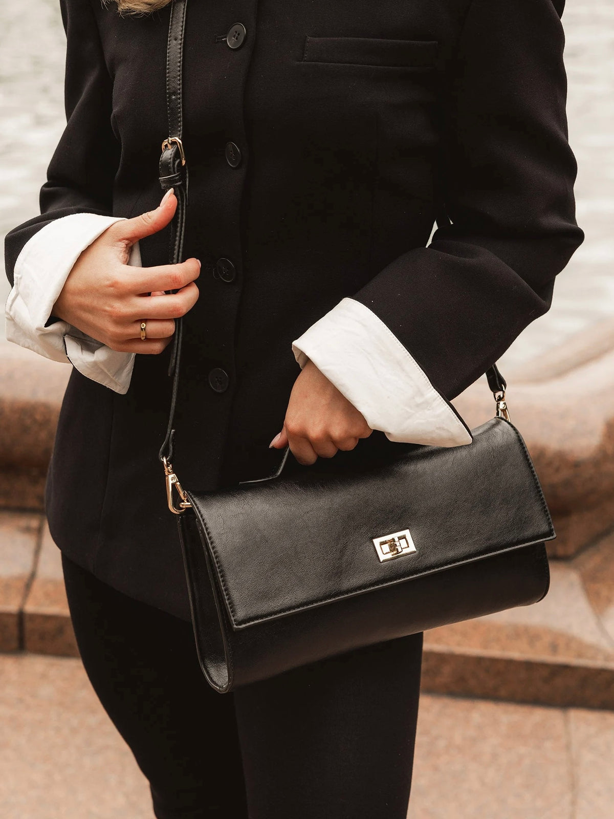 Delaney Clutch Crossbody {Black}