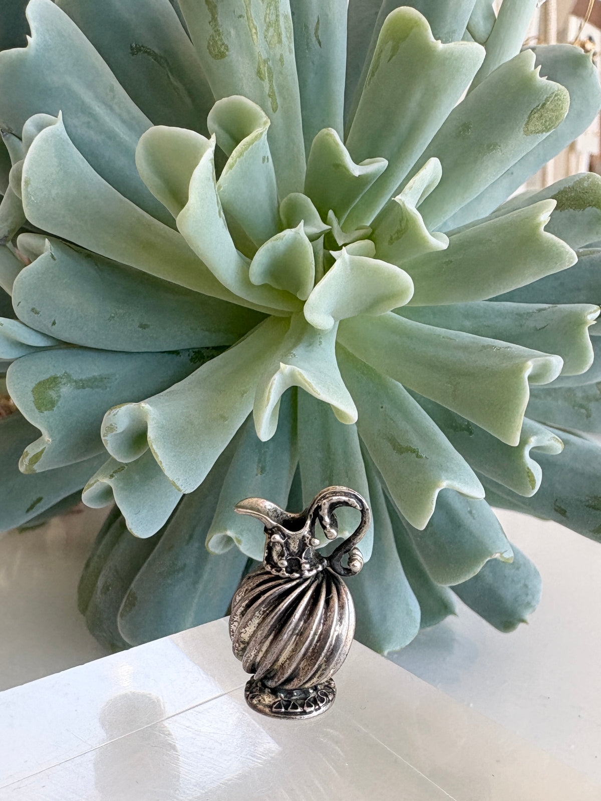 Textured Vase Charm {Estate/Silver}