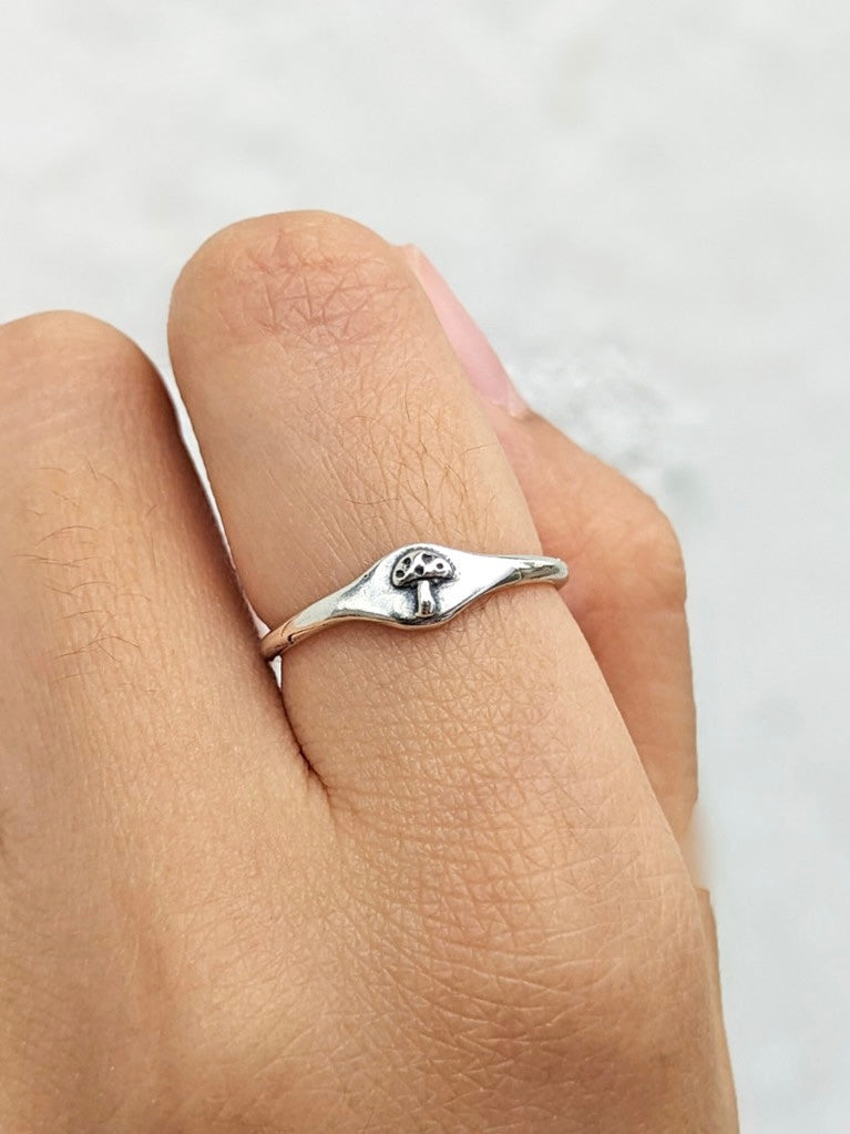 Mushroom Signet Ring {Silver}