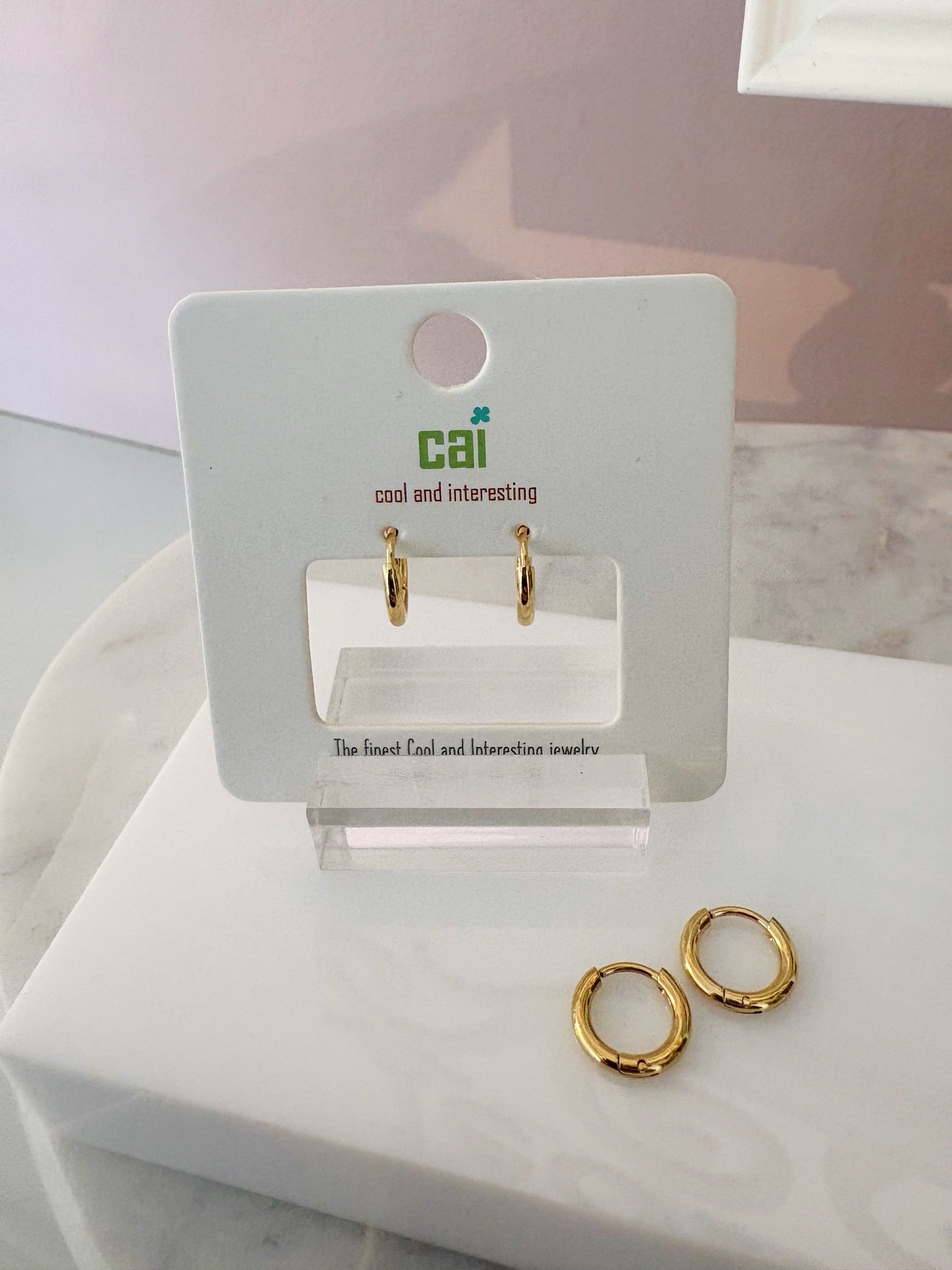 Bold Hoop Earrings {8mm/Gold}