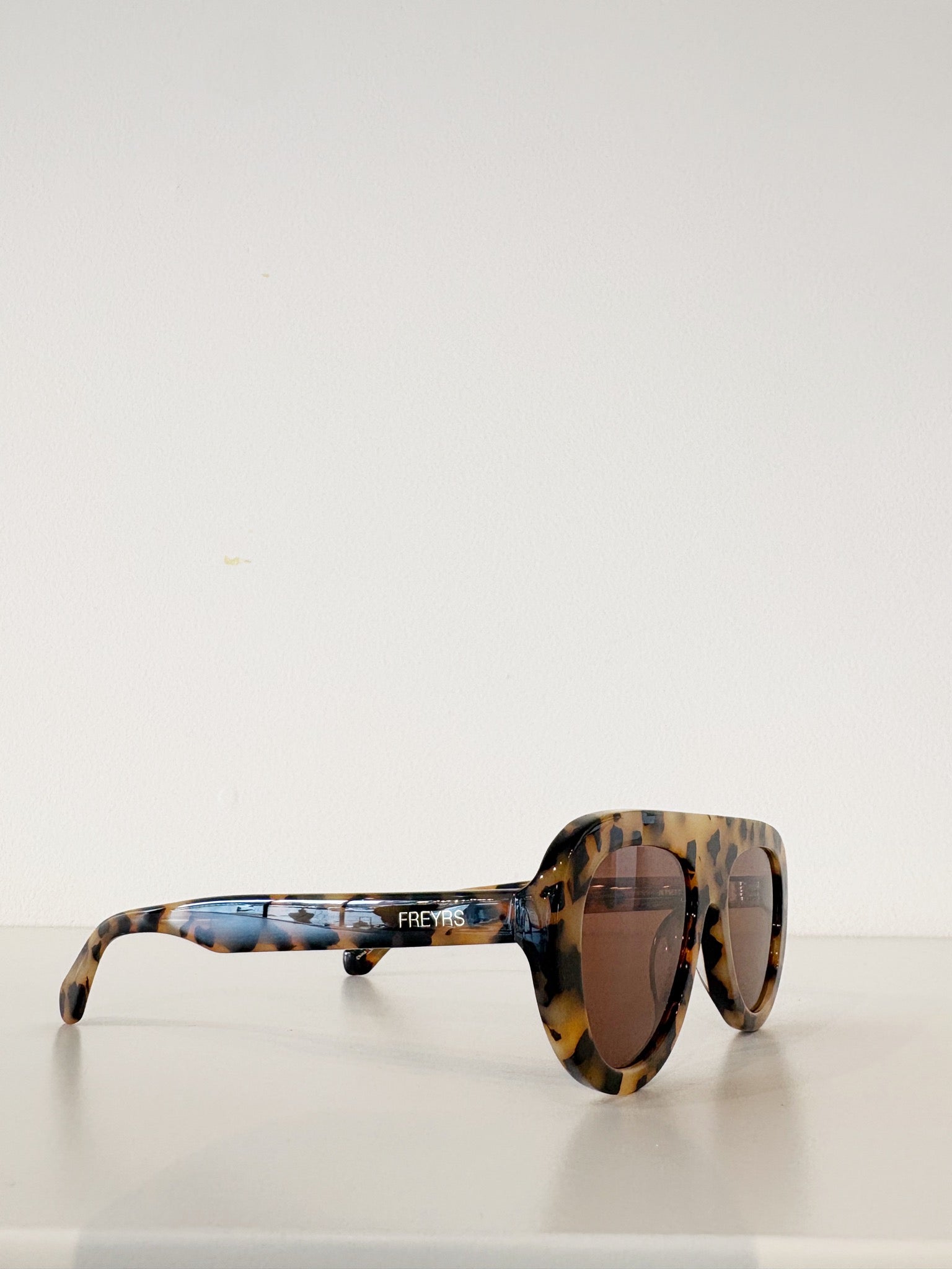 Jetsetter Acetate Aviator Sunglasses {Milky Tortoise}